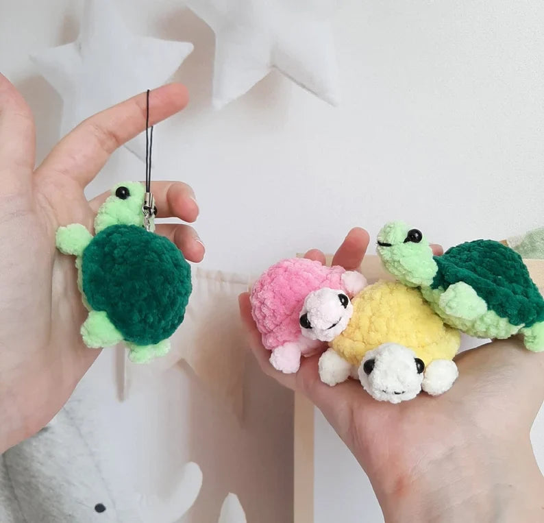 🧶 Cute Turtle Keychain Crochet Pattern | Beginner Friendly | Instant Download